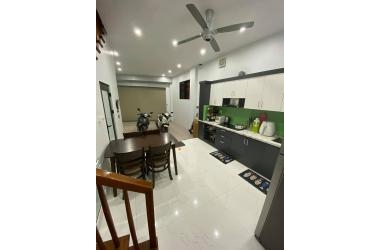 CẦN BÁN GẤP NHÀ NGUYỄN KHANG NGÕ THÔNG ÔTÔ KINH DOANH Ở LUÔN DT 36m2 X 5T GIÁ 3.6 TỶ.
