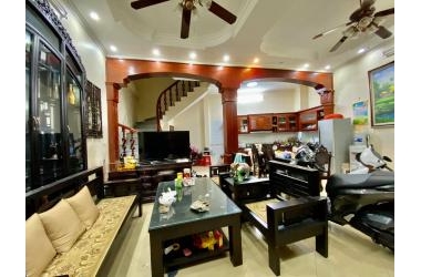 Mặt ngõ phố Lạc Trung, ô tô tránh nhau, nhà 55m2*4T cần bán gấp, giá nào cũng bán
