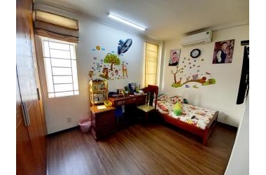Cần Bán Nhà Âu Cơ, Hẻm Xe Hơi, Phường 10, Tân Bình, 4 lầu 60m2 (4.8x12.5), 8.4 tỷ TL