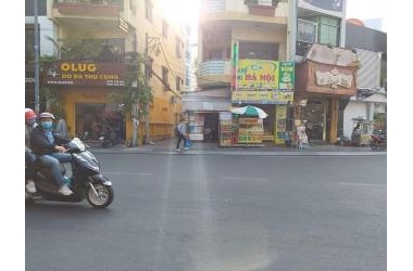 Gấp Bán Nhà Nguyễn Đình Chính, Hẻm Xe Hơi Tránh, Phường 10, Phú Nhuận, 5 lầu, 30m2, Chỉ 4.7 Tỷ TL