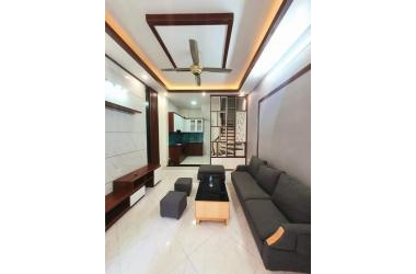 GĐ cần bán gấp nhà để trả nợ, lô góc P. Hoàng Mai, 35m 5 tầng 3.3 tỷ