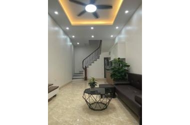 Hiếm ! Dưới 2 tỷ có ngay nhà 30m 4 tầng nhà mới , SĐCC tại Lĩnh Nam