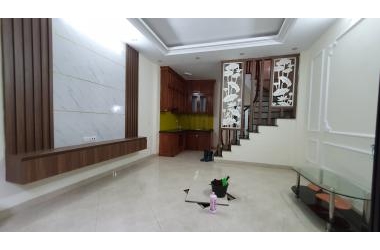 Bán nhà liền kề phố Yên Lạc 35m2 5 tầng Giá 3.25 tỷ
