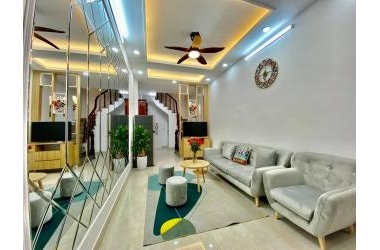 Bán nhà Phố Tân Mai Full Nội thất oto đỗ cửa giá nhà cấp 4
