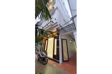 BÁN NHÀ TÂY NAM LINH ĐÀM-PHÂN LÔ- OTO ĐỖ CỬA- NHÀ MỚI ĐẸP- 60M- NHỈNH 4 TỶ