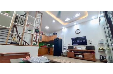 GIÁ RẺ NHẤT THỊ TRƯỜNG- BÁN GẤP NHÀ GIÁP BÁT- 38M*4T- NGÕ NÔNG- NHỈNH 4 TỶ