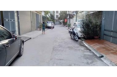 Bán nhà 4 tầng đường Phùng Chí Kiên, gara ô tô, 2 mặt tiền, 75m2, chào giá 10 tỷ 2