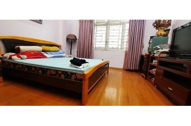Bán nhà 4 tầng Võ Chí Công, rộng 75m, ngang 5m, rất gần hồ Tây, chào giá 7 tỷ 5
