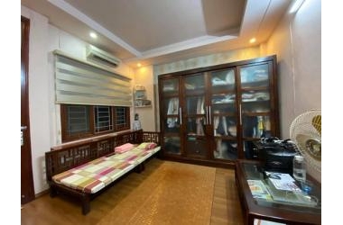 Bán 35m2 nhà 6 tầng phố Võng Thị, mặt tiền 4.5m, gần hồ Tây, giá chào 5 tỷ 2