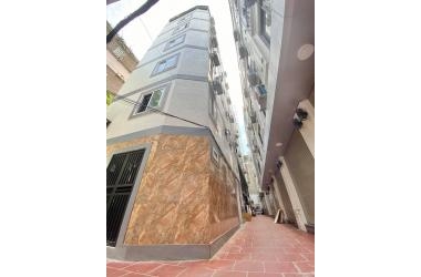 CCMN 12 phòng, 7 tầng thang máy phố Trích Sài gần hồ Tây, 43 m2, chào 6.2 tỷ - 0921000904