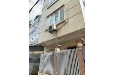 NGỌC THUỴ LÔ GÓC -O TÔ ĐỖ CỬA -GIÁ TỐT-NGÕ THÔNG.