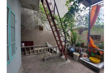 Bán gấp nhà Giải Phóng, ngõ thẳng 60, 70m ra mặt đường,DT 71m, sổ đỏ, nhà ở từ thời ông bà, 4.2 tỷ