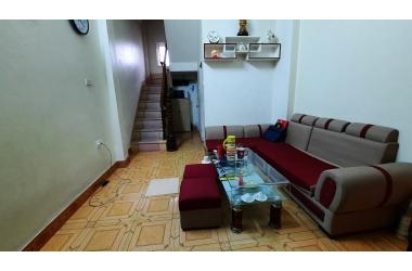 Bán nhà gần đường Giải Phóng, ngõ nông  thông thoáng, đối diện Linh Đàm, DT 21m2,5 tầng, 1.95 tỷ.