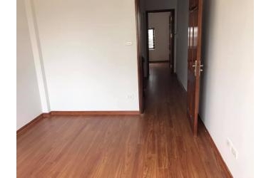 Bán nhà Hoàng Mai, ngõ thông, ga ra ô tô, kinh doanh đỉnh, gần hồ, 4.5 tỷ, dt 38 m2