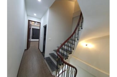 GẢ CHỒNG CHO NGƯỜI ĐẸP - NGÕ LỚN – Ô TÔ ĐỖ CỬA – TT QUẬN LONG BIÊN – BÊN CẠNH BERVIVER