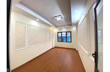 SÁT PHỐ - NGÕ XE LAM CHẠY – AN NINH TỐT – TIỆN ÍCH ĐẦY ĐỦ - GIAO THÔNG THUẬN LỢI