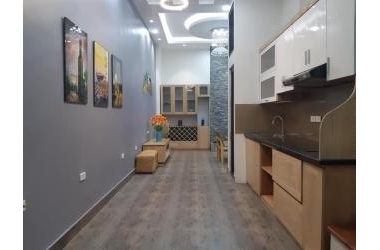 NHÀ ĐẸP HOÀNG VĂN THỤ = HOÀNG MAI –VỀ Ở NGAY – NỘI THẤT XỊN SÒ –  CẦU ThANG GỖ LIM
