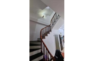 BÁN NHÀ ĐƯỜNG GIẢI PHÓNG – Ô TÔ ĐÕ CỬA – KINH DOANH - MỚI Ở LUÔN – NGÕ SAU NHÀ
