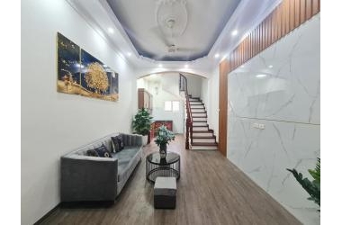 BÁN NHÀ KIM GIANG MỚI Ở LUÔN- 5 TẦNG – 3 NGỦ - MT3.9M- NGÕ THÔNG –FULL NỘI THẤT