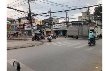 mặt tiền ngã tư lê văn thọ và phạm văn chiêu 4m x15m giá 9,5 tỷ