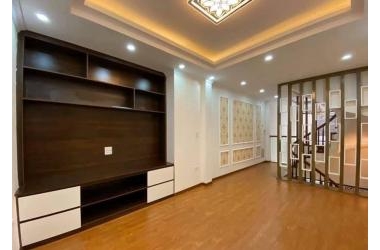 Bán nhà Ngọc Lâm 44m2-15m ra ô tô-Ngõ thông-Nhà đẹp