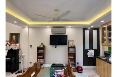 Bán nhà Nguyễn Văn Cừ 50m2-KD-Ô tô qua cửa-Nhà đẹp-Ở ngay-Tặng nội thất