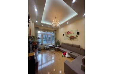 Bán nhà Ngọc Lâm 46m2-Nhà đẹp-Ngõ ô tô thông-4PN-3.25 tỷ