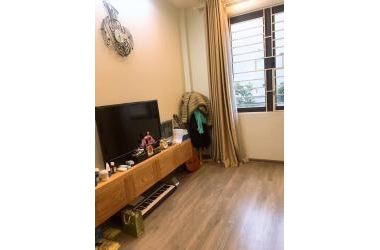 Bán nhà Nguyễn Văn Cừ 47m2*4T-Phân lô-Ô tô qua cửa-Mặt tiền rộng-Gần phố-Giá 4.5 tỷ