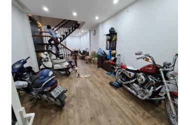 Chủ cần tiền bán gấp nhà Bồ Đề 51m2 - Ngõ thông - Ô tô vào nhà - 3.5 tỷ