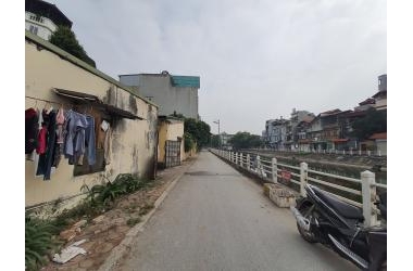 Bán đất Ngọc Lâm - View hồ - Ô tô tránh - 2 thoáng - Diện tích rộng