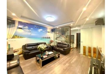 Bán nhà Hồng Tiến - Nhà mới - 7 chỗ vào nhà - Gần hồ