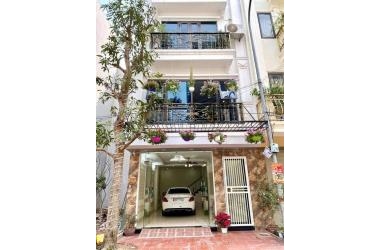 GẤP!!! Bán nhà Nguyễn Sơn, Quận Long Biên 53m2, phân lô ô tô 5.7 tỷ