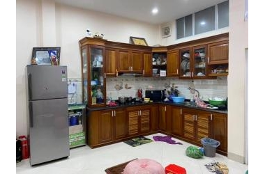 Bán nhà Ngọc Lâm - Ô tô đỗ cửa - Mt 5m - 4PN - Gần phố - Nhỉnh 4 tỷ