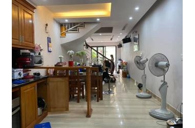 Bán nhà Gia Thụy 57m2-MT4.5m-Ô tô vào nhà-Lô góc 2 mặt thoáng-4.45 tỷ