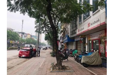 Bán Gấp!!! Mặt Phố Nguyễn Văn Cừ - Mt 7.2m - Kinh Doanh Sầm Uất