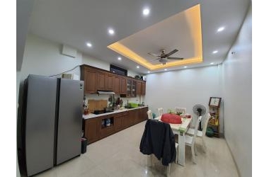4 TỶ NHÀ VIỆT HƯNG, LÔ GÓC, GARA, KINH DOANG, 42M, 5 TẦNG DÂN XÂY CHẮC CHẮN