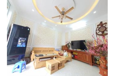 NHÀ MỚI PHỐ GIANG BIÊN, CHỢ QUÁN TÌNH, 37M, 3 TẦNG, VỀ Ở NGAY, NHỈNH 2 TỶ