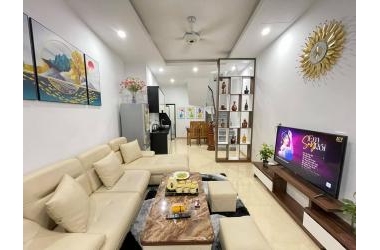 NHÀ ĐẸP HƠN KHÁCH SẠN – NGÕ PHỐ KHƯƠNG TRUNG – 5 TẦNG – 40M2 – 3,65 TỶ