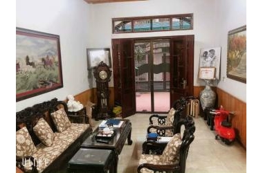 NHÀ PHÂN LÔ – OTO ĐỖ CỬA – LÊ TRỌNG TẤN