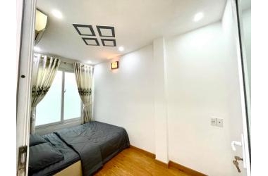 Nhà sát mặt tiền Âu Cơ, hạ giá bán 5,3 tỷ, 4 tầng ở ngay