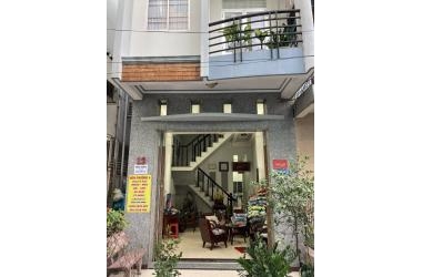 Cần bán gấp nhà đúc 1 trệt 1 lầu do chuyển về thành phố HCM sinh sống, nhà đang ở mua dọn vào ở