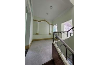 Bán nhà Tên Lửa, DT 105m2, chỉ 12.3 tỷ ngang 6m hiếm, khu dân trí cao, xe hơi vào tận nhà