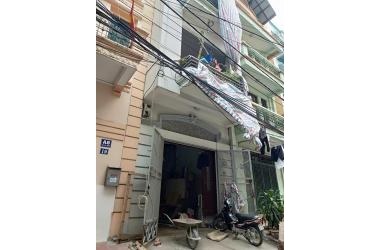 Chính chủ Bán nhà hoàng cầu ĐỐNG ĐA 45M2 . 4T. mt 4m. giá 11 tỷ ngõ rộng oto tải nhỏ đi vào thuận tiên