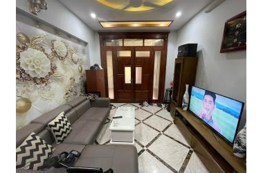 Bán nhà ngõ 76 Vĩnh Hưng, Hoàng Mai 5 Tầng lô góc 3 thoáng nội thất đẹp giá hơn chỉ hơn 3 tỷ