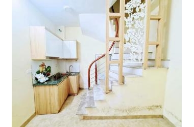 Bán Nhà Lĩnh Nam, Hoàng Mai 5 Tầng 3 ngủ sổ đỏ giá 1.15  tỷ