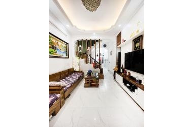 Nhà  Tam Trinh, Hoàng Mai 5 Tầng 40M, O TO, Mặt Ngõ Lớn Kinh doanh giá 4.2 tỷ