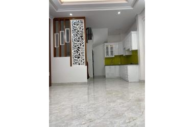 Bán nhà mới xây Vĩnh Hưng, Hoàng Mai, 5 tầng x 40M giá 3.15 tỷ