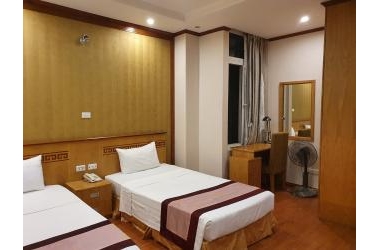 Cần Bán Tòa Nhà Dịch Vụ Khách Sạn Dịch Vọng 137m2x9T, 67 tỷ
