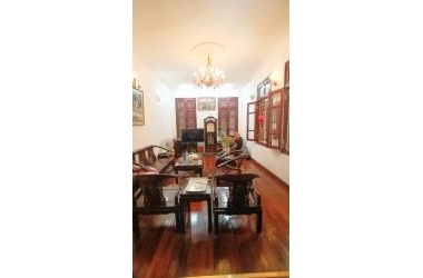 Bán nhà phân lô căn góc  Ngô Quyền Oto đỗ cửa