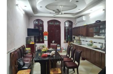 bán nhà phân lô Trânf Quốc Hoàn 69m2 5 tầng 18 tỷ